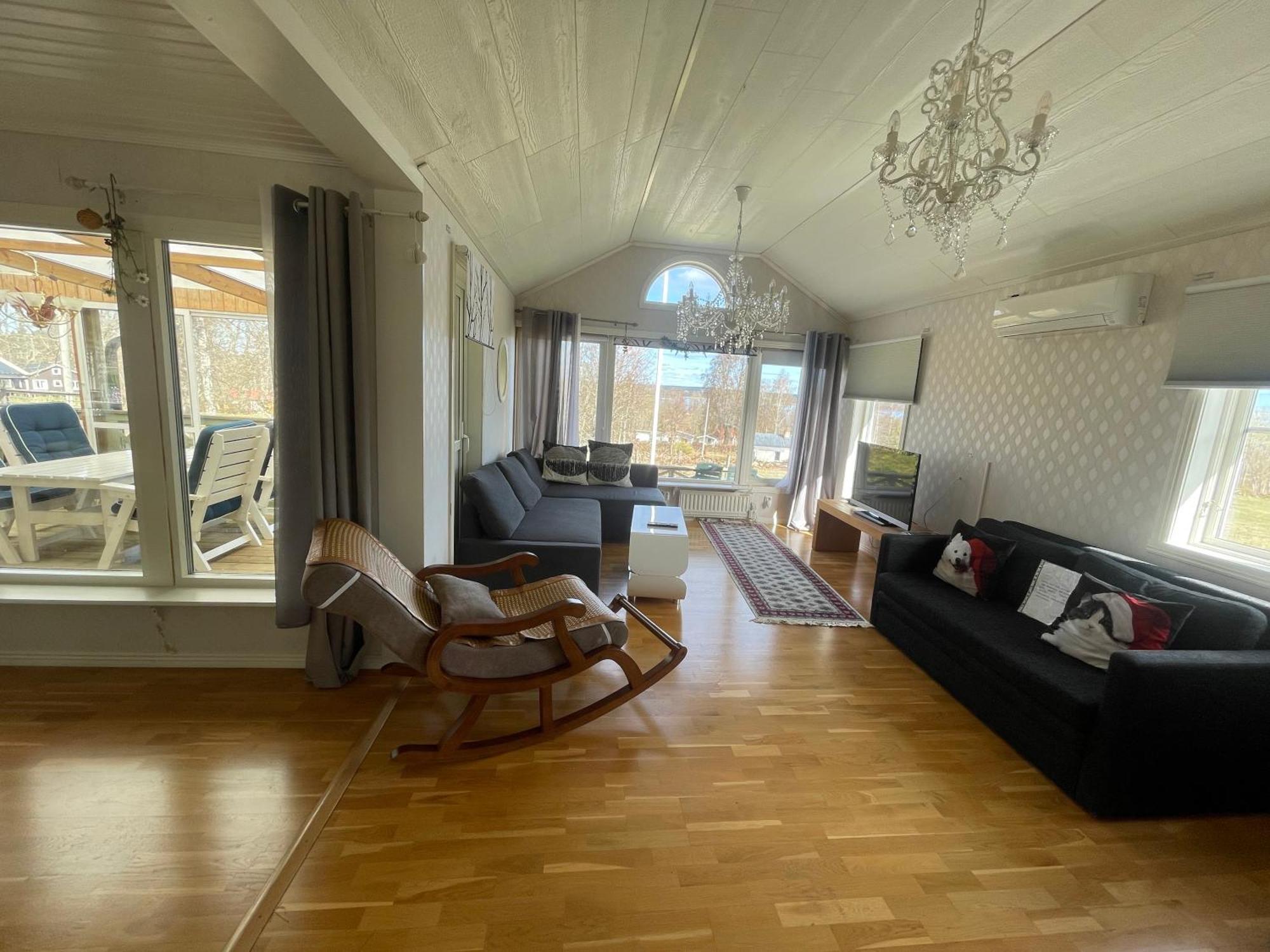 Luxury Villa By Lake Welcome You Hjo Buitenkant foto